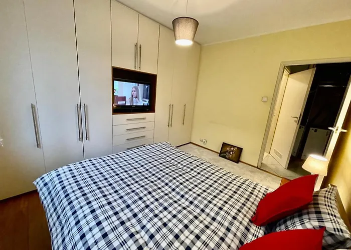 Apartman New Hala Wifi 70'tv Netflix Hbo Max Applettv+ Varsó